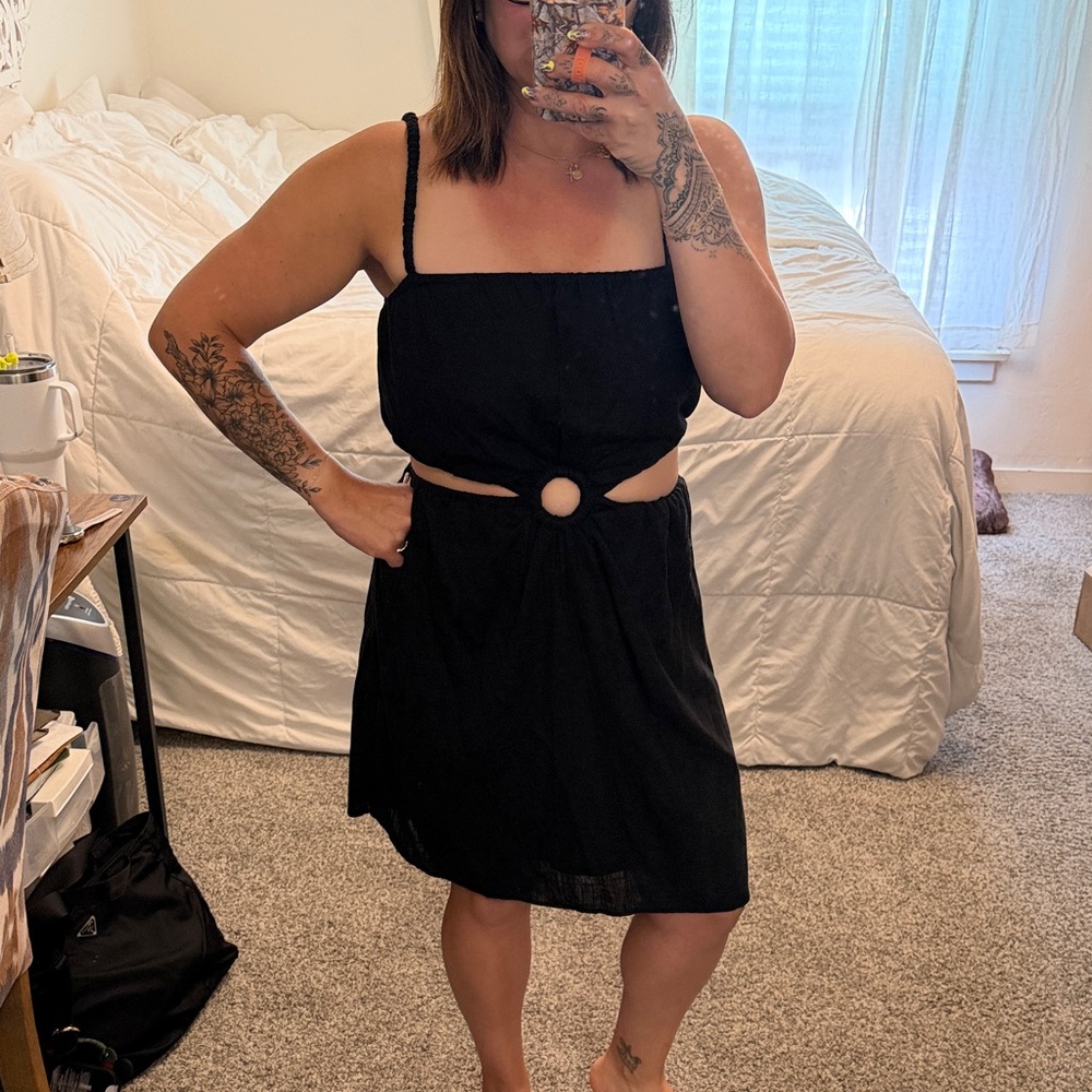 Aakaa Black Cutout Ring Detail Mini Dress